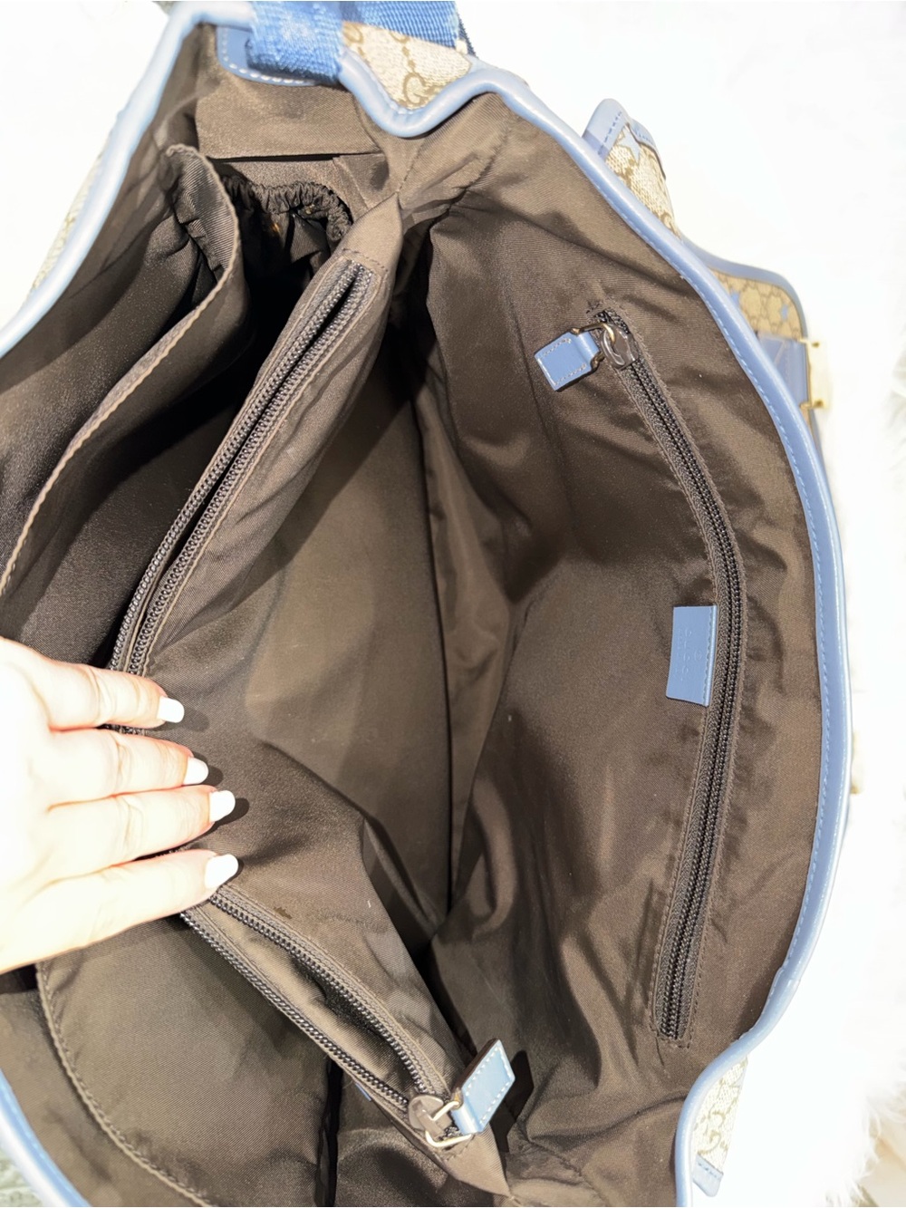 Gucci GG Supreme Star Pattern Diaper Messenger Bag - Picture 5 of 6